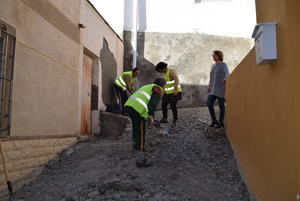Comienzan las obras para mejorar el acceso a la calle Olvido en Gádor