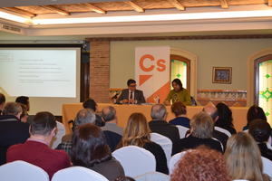Ciudadanos Almería informa a una veintena de asociaciones sobre los acuerdos presupuestarios alcanzados en materia social