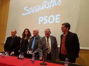 El PSOE rinde homenaje al primer alcalde socialista de la democracia por el 28F