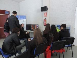 Diputación reúne a una treintena de aficionados y amantes de los videojuegos en el Moisés Ruiz