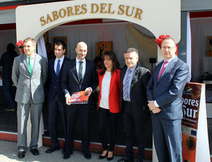 Luxaper en Mercacenter con Extenda
