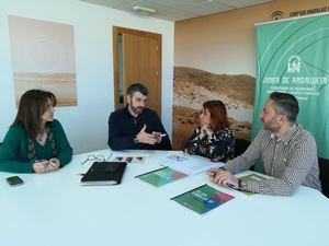 UGT presenta en la Junta su Plan de Empleo 10