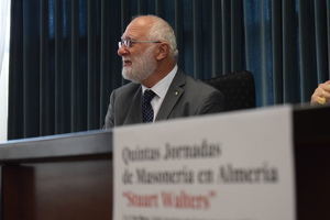 Las V Jornadas de Masonería en Almería se presentan en la UAL ante su homenajeado