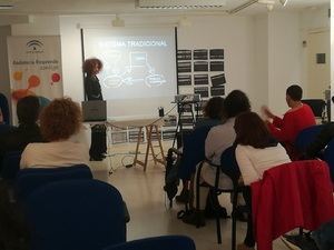 La Junta enseña a emprendedores del sector creativo cultural a profesionalizar su carrera artística
