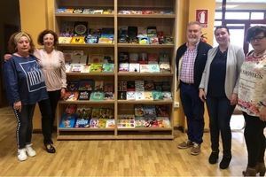 La Biblioteca de Benahadux recibe un nuevo lote de libros financiado por la Mancomunidad