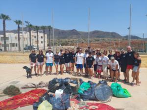 Gran limpieza de fondos marinos en la Isleta del Moro