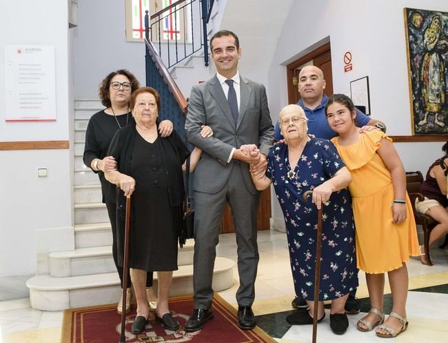 Escudo de oro de Almería para 'La Kika' y la churrera del Alquián