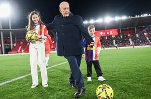 Homenaje emotivo a Guillermo Blanes en el Estadio de la UD Almería