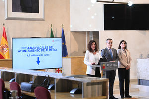 Rebajas fiscales en Almería para afrontar la nueva tasa de basuras en 2026