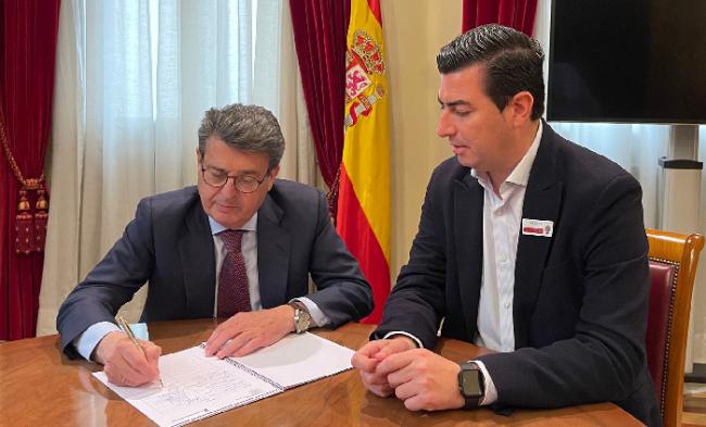 El alcalde de Níjar agradece al senador Matarí su apoyo al Puerto Seco
