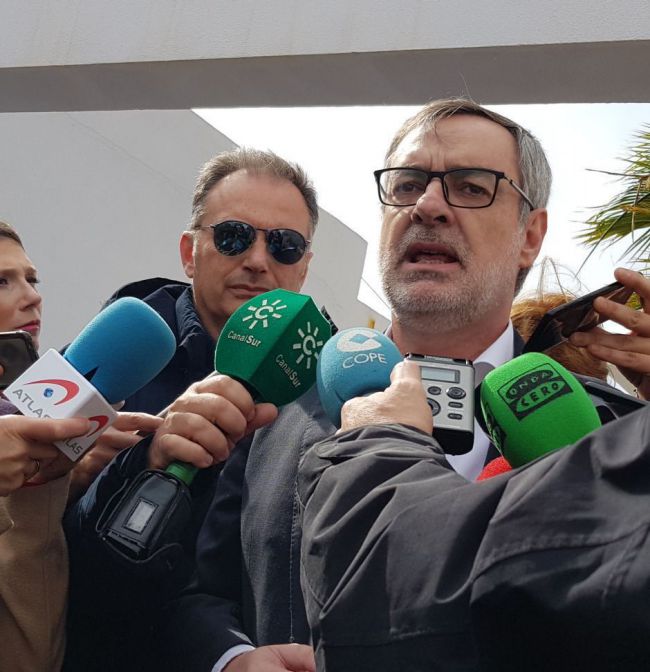 Villegas hace preguntas sobre Almería justo después de anunciarse las elecciones