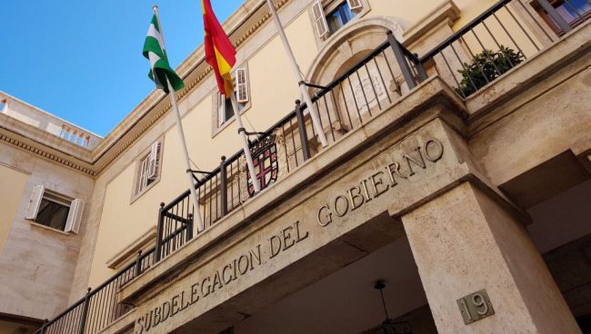 En Almería 'tres' minutos de silencio por las víctimas del #COVID19