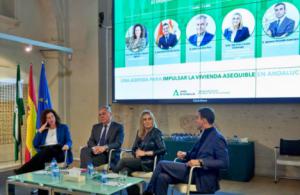 La alcaldesa participa en la jornada ‘Una Agenda para impulsar la vivienda asequible en Andalucía’