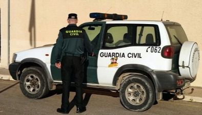 Detención de menores en Balerma por daños a una viviendas y a lesiones a otro menor