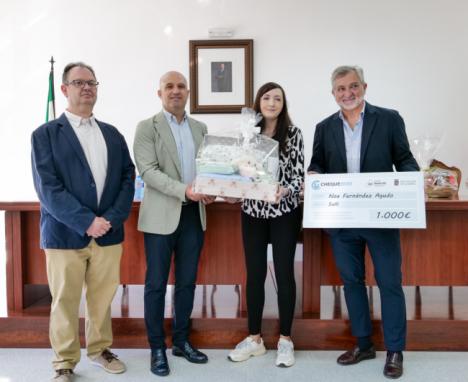 Diputación entrega en Suflí el primer cheque bebé de la ‘Estrategia Almería 103’