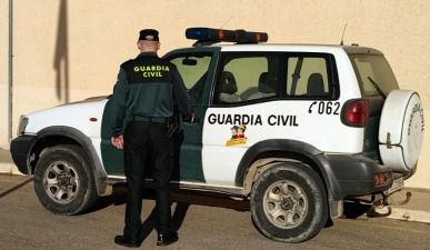 Detenido un menor de edad como autor de 15 delitos en Roquetas de Mar