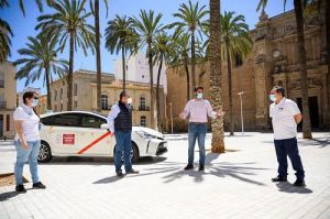 El Ayuntamiento repartirá 142.000 euros entre los taxistas como ayuda por el covid