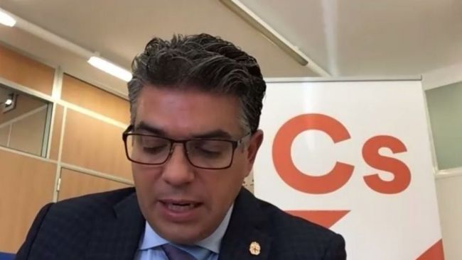 Cs logra que el Ayuntamiento se comprometa a facilitar más espacios y ayudas a jóvenes