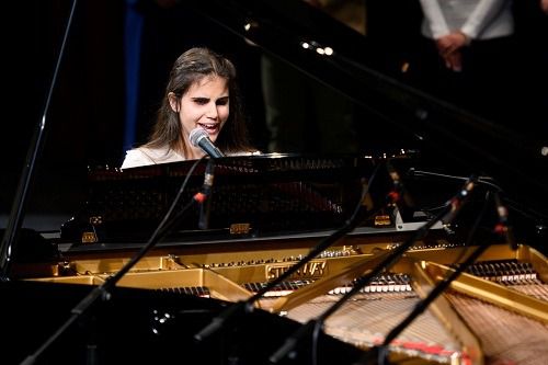Los Reyes de España felicitan a Laura Diepstraten por su triunfo en la Eurovisión para artistas ciegos