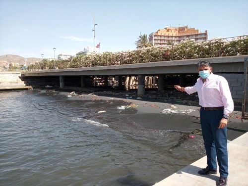 Mascarillas 'obligatorias' por los olores entre la Rambla y el Cable Inglés