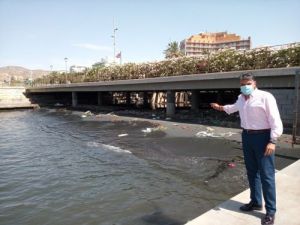 Mascarillas 'obligatorias' por los olores entre la Rambla y el Cable Inglés