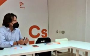 Burgos: “Los almerienses también ganan con la reducción de la administración paralela de la Junta”