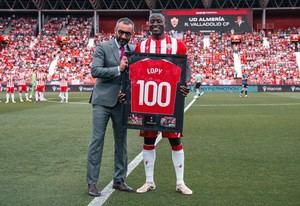 Lopy alcanza el centenar de partidos con la UD Almería