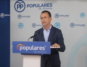 Venzal: “Juanma Moreno prometió bajar los impuestos a los almerienses y está cumpliendo”