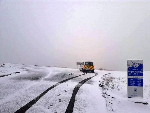 Cortadas por nieve las carreteras de Las Menas, Calar Alto y Alto de Velefique-Bacares