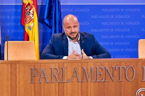 El paro baja el 17,6% en Andalucía en un año pero Vox dice que se destruye empleo