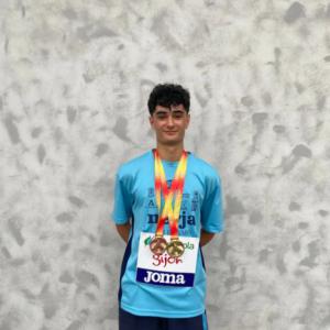Ignacio Hernández, de la EDM Bahía Almería, campeón de España de relevos