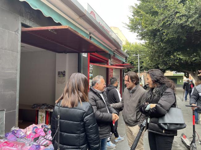 “El entoldado de doce calles del centro es el enésimo agravio que sufren en la Plaza Pavía”