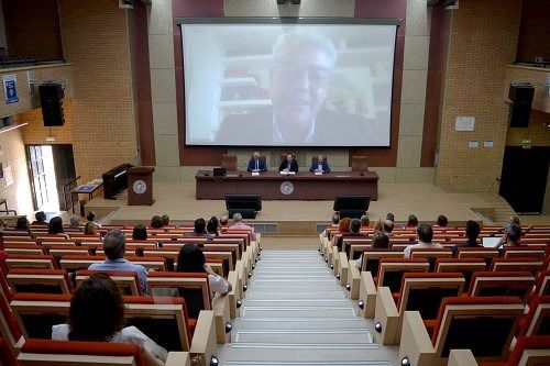La UAL reforzará la formación DUAL en la en los másteres y doctorados