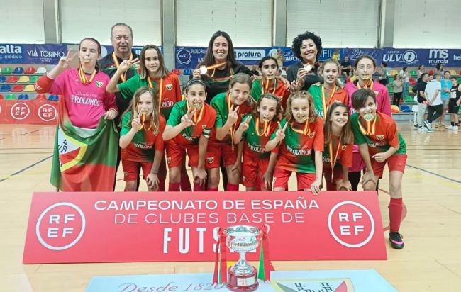 Las chicas del Unión Deportiva Pavía alevín se proclaman Campeonas de España FSF