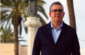 El polémico Salvador Hernández da al PP la alcaldía de Carboneras