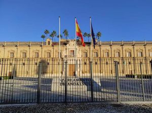 Los colegios públicos rurales a debate en el Parlamento