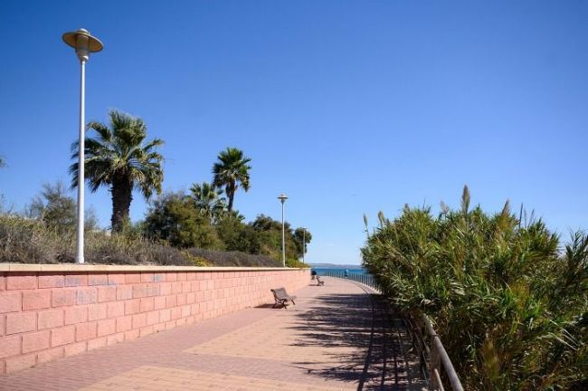 El Ayuntamiento de Almería mejorará la iluminación del Paseo Marítimo
 
