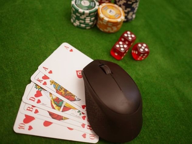 El Mundo de los Torneos de Poker Online con Dinero Real
