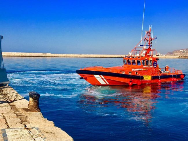 Rescatados 15 magrebíes en aguas del sureste de Garrucha