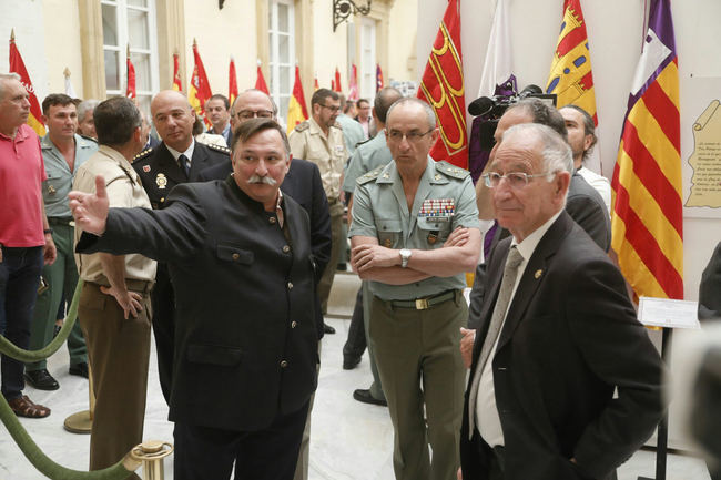 Repaso a los 175 años de historia de la actual bandera española