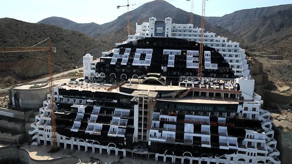 Greenpeace exige al TSJA que actúe ya contra el alcalde de Carboneras Greenpeace exige al TSJA que actúe ya contra el alcalde de Carboneras