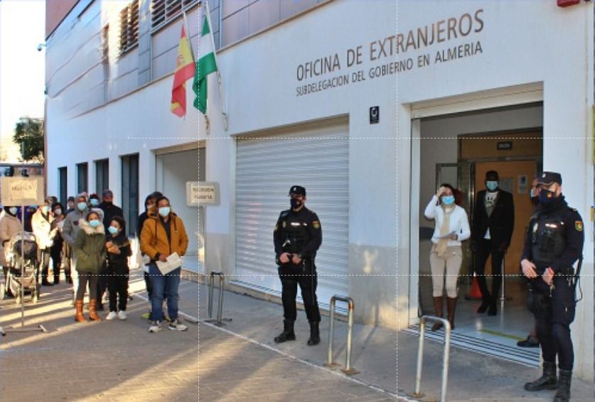 El colapso de la Oficina de Extranjería de Almería llega al Congreso El colapso de la Oficina de Extranjería de Almería llega al Congreso