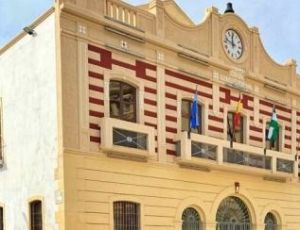El concejal socialista de Garrucha pide comprensión para su madre tras esparcir heces en el despacho del alcalde