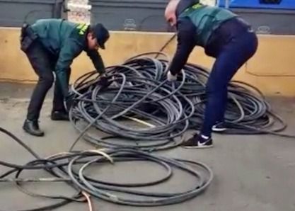 Más de 20.000 euros le costará al Ayuntamiento de Almería reponer cableado robado Más de 20.000 euros le costará al Ayuntamiento de Almería reponer cableado robado