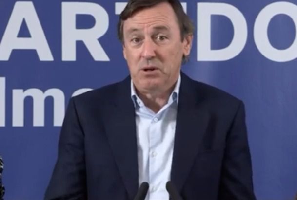 Rafael Hernando acusa a Sánchez de 'comprar votos todas las semanas'