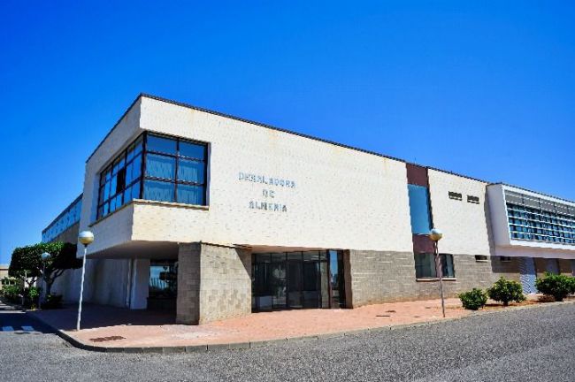 La Junta abordará con el Estado la situación de las desaladoras de Almería