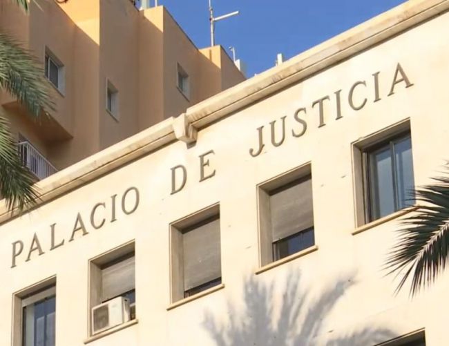 Condenan a dos hombres por alijo de hachís en Almería