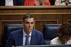 Intelectuales y políticos de izquierda piden una renovación ética en el PSOE