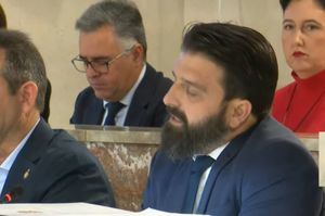 VOX critica la falta de espacio para terrazas en el nuevo Paseo de Almería