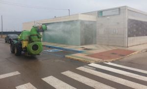 Intensifican el control de plagas en Vícar con la llegada de la primavera